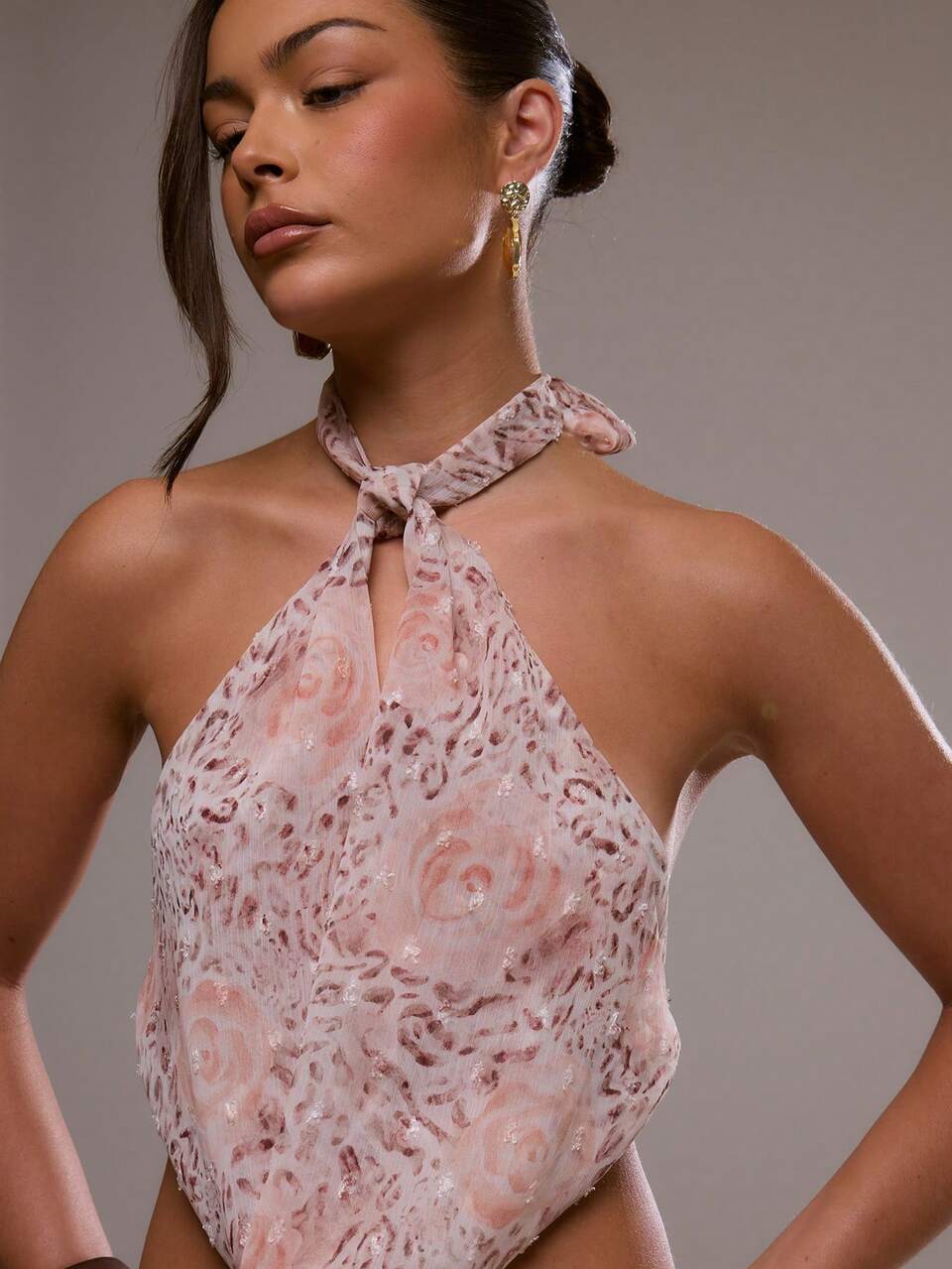 Trägertop mit Bindedetail am Hals, Ausschnittausschnitt, ärmellos, bedrucktes Mesh, Frühling, Sommer, Ibiza, Urlaub, niedlich, romantisch, Festival, Strandmode