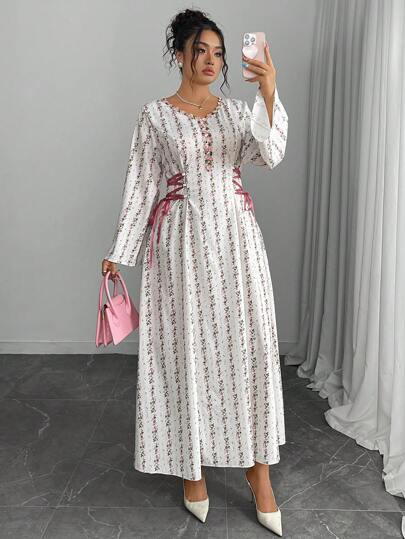 SHEIN Najma 大码刺绣带碎花束腰 A 字连衣裙