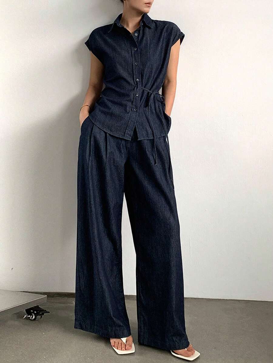 DAZY 2 件套女士夏季翻领无袖侧系带腰部设计衬衫和宽松休闲阔腿裤，牛仔街头风格休闲套装 - 深色水洗藍 - 查看 1