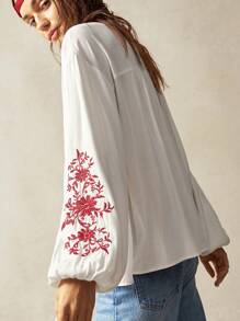 Bohemela Blusa casual de vacaciones con mangas acampanadas y bordado floral, estilo retro para mujer de talla grande - Blanco - Ver 6