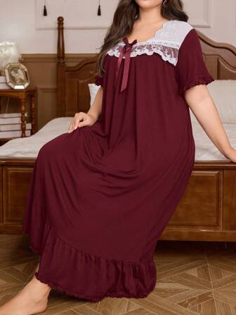 SHEIN Plus Size Fransk Retro Palatsstil Elegant Mesh & Spets Patchwork Mjuk Hudvänlig Röd Mjölksiden Midi Lös Avslappnad Nattklänning, Moo Moo Nattklänning