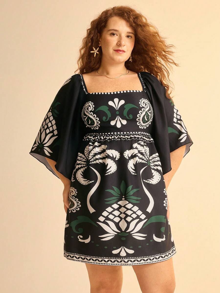 CAJUNI Vestido corto de manga de murciélago y cuello cuadrado con estampado floral de árboles de coco y piñas negras para mujer de talla grande, de uso casual en la playa y vacaciones - Multicolor - Ver 1