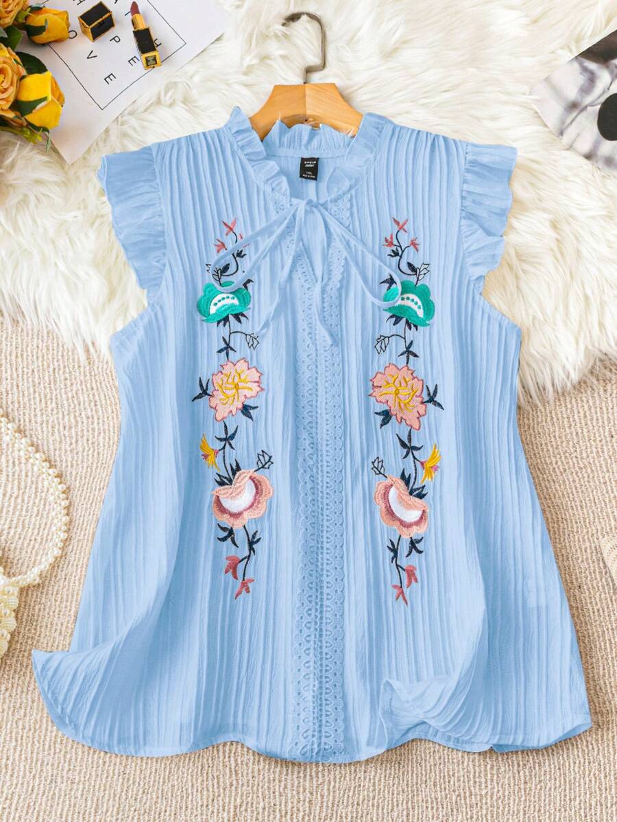 SHEIN LUNE Plus Size Floral Embroidered Sleeveless Casual Blouse - Blue - View 1