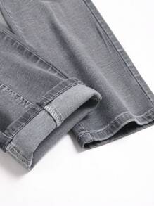 Manfinity LEGND Men's Frayed Hem Solid Color Pocket Fashion Denim Jeans