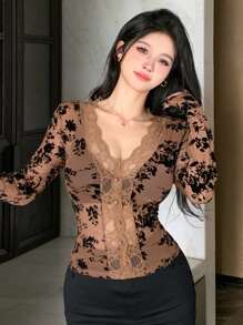 DAZY 性感透視蕾絲拼接V領長袖植絨花卉女式襯衫，適合夏季、秋季度假女裝 - 棕色 - 查看 8