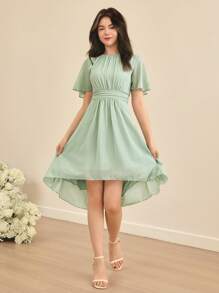 SHEIN 简约优雅青年绿色圆领短袖高腰中长不对称下摆连衣裙，适合毕业、婚礼伴娘