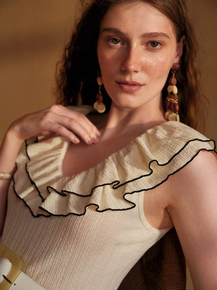 CONTRAST BINDING TIERED LAYER TANK TOP