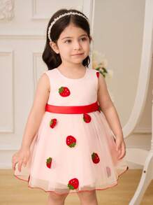 Glamorique Kids 女嬰粉紅與紅色草莓刺繡公主洋裝，可愛V領夏季網紗緞面對比腰帶後蝴蝶結生日派對禮服 - 彩色 - 查看 2