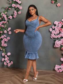 SHEIN Lady Váy bó sát denim cỡ lớn có dây đeo, gợi cảm và co giãn, màu xanh, phù hợp với nhiều dịp khác nhau như Ngày Độc lập 4 tháng 7, mùa hè, lễ tốt nghiệp và vũ hội. Trang phục thanh lịch dành cho phụ nữ. - Rửa nhẹ - Xem 5