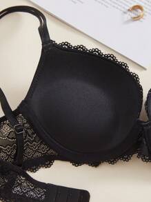 1 件高品质全蕾丝舒适加厚聚拢钢圈女士文胸