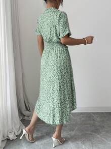 SHEIN PETITE 花卉系带前扣连衣裙长款女装 - 綠色 - 查看 2