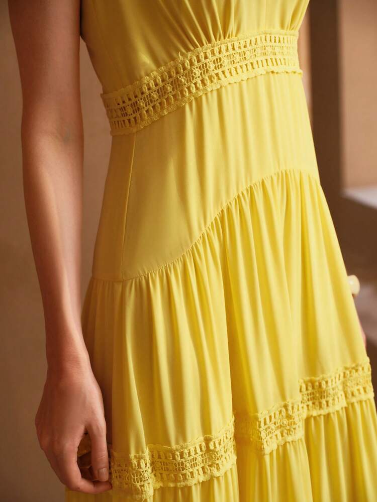 FLORAL LACE STRAP DRESS
