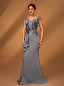 Serin 优雅奢华深灰色深 V 领飘袖串珠缀饰修身鱼尾裙，搭配不对称荷叶边下摆，适合晚会、约会、节日、音乐节、婚礼、新娘母亲礼服