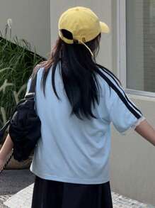 DAZY 少女宽松V领短袖T恤，运动撞色拼接印花，夏季返校季 - 藍色 - 查看 8
