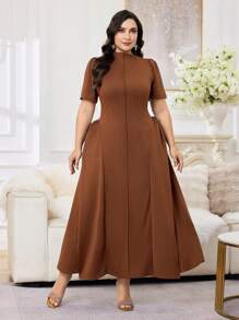 Modelyn فستان أنيق باللون الأحادي مناسب للمقاسات الكبيرة منسدل في الخصر لفصل الصيف - بني - مشاهدة 4