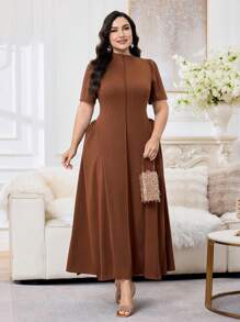 Modelyn فستان أنيق باللون الأحادي مناسب للمقاسات الكبيرة منسدل في الخصر لفصل الصيف - بني - مشاهدة 2