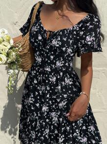 SHEIN Frenchy Váy ngắn họa tiết hoa giản dị cho nữ, mùa hè - màu đen - Xem 3