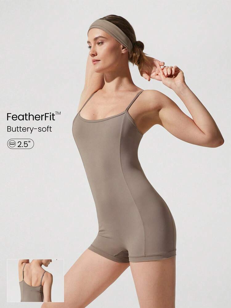 Mono/Mamelucos ajustable básico pero audaz de 2.5'' FeatherFit™, sin deslizamiento, apto para yoga de bajo impacto, diario, con copas desmontables, para primavera y verano