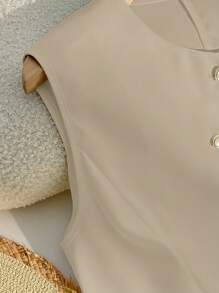 Franclia Sleeveless Single-Breasted Cinched Waist Faux Pocket Women Shirt, Fashionable & Versatile Daily Wear