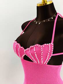 Amplova Vestido mini ajustado de ganchillo con parte superior halter atada y espalda descubierta con detalles de concha de perla - Rosa Fucsia - Ver 8