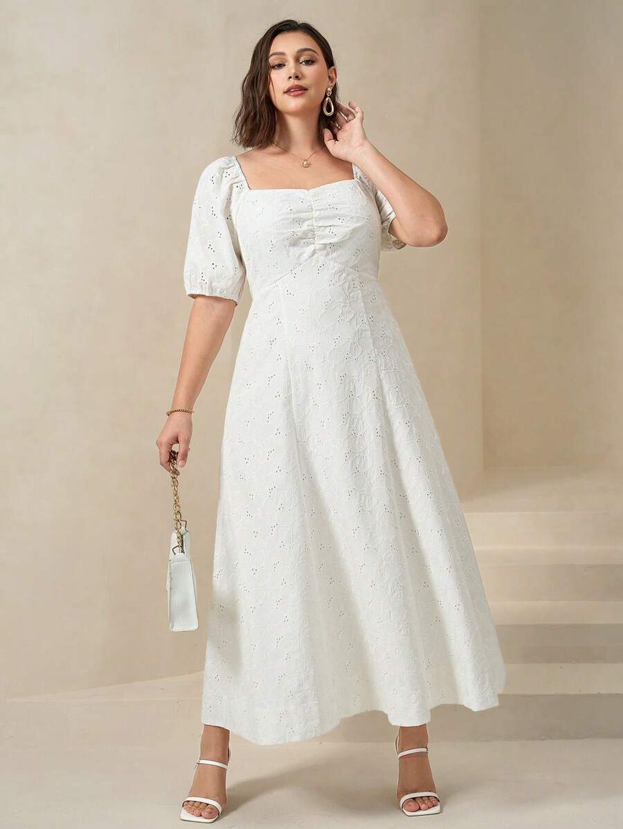 Chikora Robe d'été femme grande taille en maille avec broderie, col carré, dos nu, manches courtes. Robe blanche d'été décontractée pour femme. Vêtements d'été pour anniversaire, travail, remise de diplôme, mariage, vacances, festival - Blanc - Voir 1
