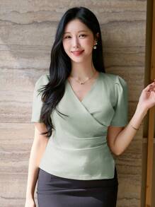 DAZY 1件女士纯色V领泡泡袖不对称褶皱衬衫，商务休闲女装复活节 - 綠色 - 查看 3