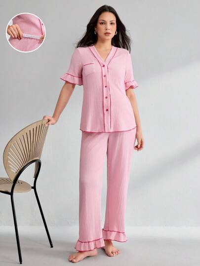 BloomMama 孕妇撞色荷叶边纹理可调节腰部拼布上衣搭配荷叶边下摆短裤套装