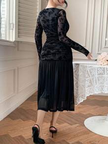 DAZY 女士植物与碎花印花植绒网眼美人鱼长裙、修身度假中长裙、春秋长袖连衣裙 - 黑色 - 查看 4