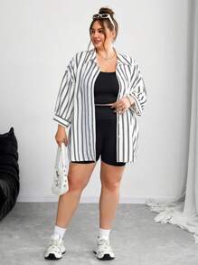 SHEIN CURVE+ 大码女式三件套休闲套装，包含条纹衬衫、黑色吊带背心和短裤，适合健身、运动、度假、教师/毕业生装束，极简主义风格女士海滩装/沙滩裙/海滩度假装束/海滩必备品/毕业/茶会礼服，商务休闲女装/图案 T 恤 - 彩色 - 查看 7