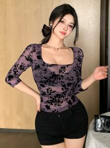 DAZY Camiseta interior ajustada y transparente con cuello cuadrado y estampado floral menudo para mujer, ropa de otoño, ropa de vuelta al colegio