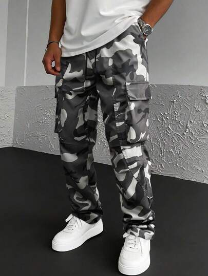 Manfinity Homme Pantalones cargo holgados de camuflaje con bolsillo con solapa, cordón en la cintura, para otoño