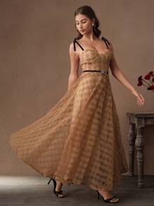 SHEIN Unity 女士束腰 3D 花卉优雅细肩带公主风中长连衣裙 - 棕色 - 查看 3