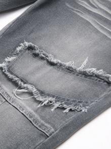 Manfinity LEGND Men's Frayed Hem Solid Color Pocket Fashion Denim Jeans