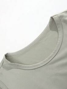 Manfinity RSRT 2pcs/Set Men's Vacation Casual Coconut Tree Printed Top & Shorts Khaki