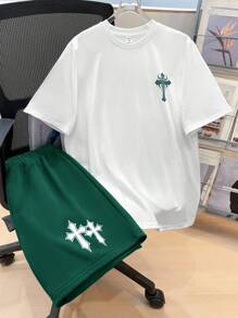 SHEIN 2 件套青少年男童休闲十字印花短袖 T 恤和短裤套装，街头朋克摇滚学院风，适合春夏季 - 綠色 - 查看 5
