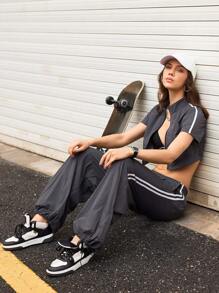Streetz SHEIN Sport Conjunto de ropa deportiva para mujer compuesto por una blusa de manga corta con cremallera y ribete contrastante, y pantalones largos con rayas laterales