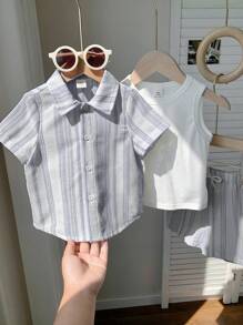 SHEIN 3er-Set Baby Jungen/-mädchen in Blau für Frühling/Sommer - Polokragen Kurzarm-Strickjacke kombiniert mit Trägertop und Shorts mit Gummizug, strukturierter Stoff geeignet für Lässig, Reisen, Urlaub