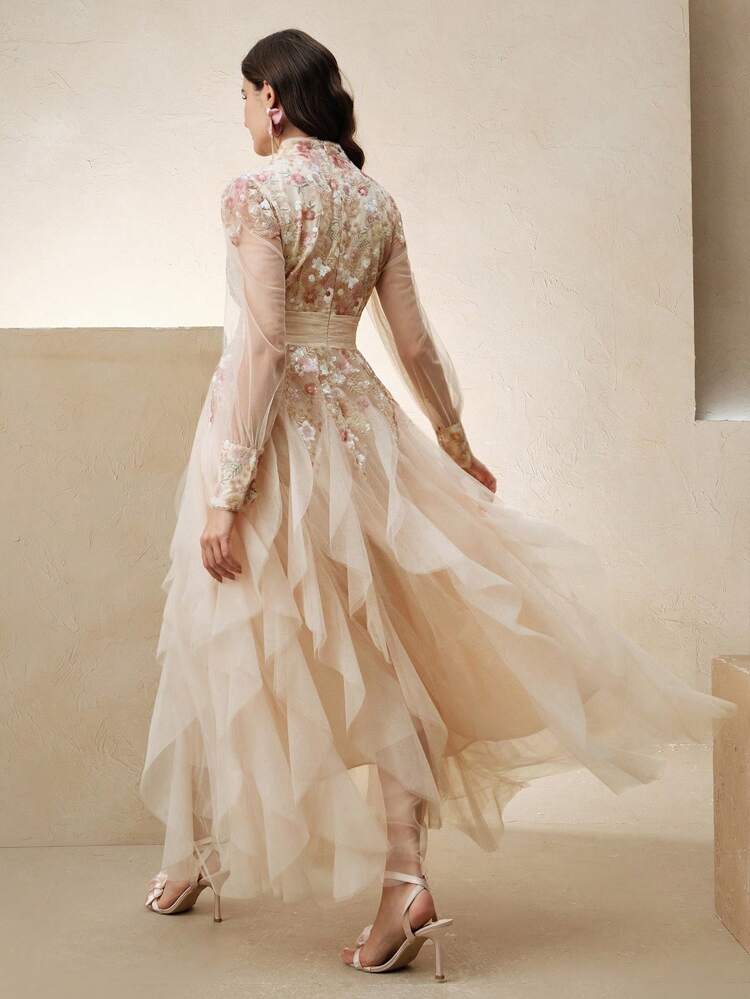 Robe élégante de femme avec broderie colorée, manches longues, robe de fête pour invités de mariage avec patch, plissé et ourlet en tulle