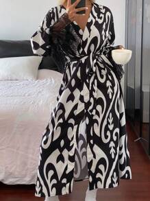 DAZY Women's Floral Print & Lace Patchwork Bathrobe Pajama - Black - View 1
