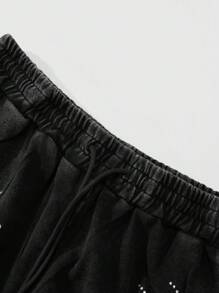 ROMWE MEN Street Life Quần short nam mùa hè phong cách đường phố Mỹ thiết kế mới với trang trí đá lấp lánh nhiều màu sắc, có họa tiết rải rác đá quý nhỏ lấp lánh, kim cương và kim sa màu xanh lá cây, xanh lam, đỏ và vàng, mang đến cho vải trơn vẻ ngoài lấp lánh và hấp dẫn về mặt thị giác, phong cách tươi mới và đơn giản làm nổi bật các chi tiết của quần short - màu đen - Xem 7