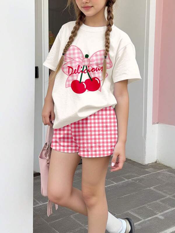 SHEIN 2pcs/Set Cute Mini Pink Checkered, Cherry Pattern Tween Girls Casual Crew Neck Short Sleeve T-Shirt And Shorts Set, Suitable For Summer Holiday