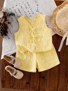 2pcs Girls (Small) Yellow Textured Fabric Vest & Shorts Set, Fashionable Design, Unique Summer Girl Outfit Summer Holiday