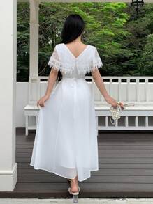 Modelyn 女式纯色蕾丝拼接V领优雅中长连衣裙 - 白色 - 查看 3
