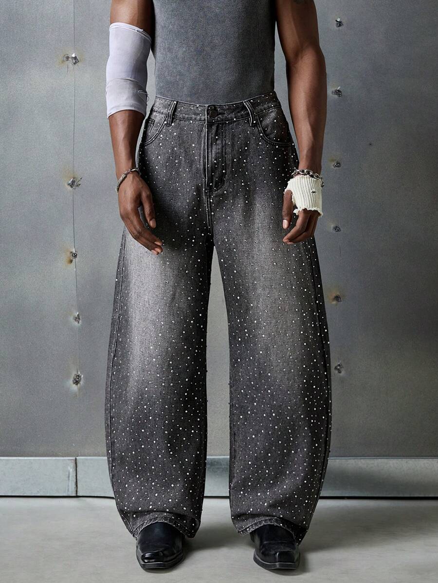 NEON BLANC Jeans anchos de color gris con lavado de sal y decoración de strass, una prenda esencial de la moda callejera para hombres - Gris - Ver 1
