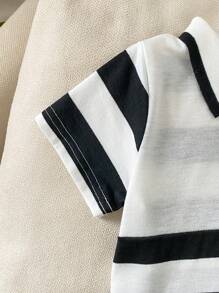 SHEIN 2 件套男婴夏季服装，黑白条纹熊印花 Polo 领短袖上衣搭配纯黑色短裤，时尚简约风格，卡通图案，穿着舒适，适合户外活动、居家休闲、休闲聚会 - 藏蓝色 - 查看 7