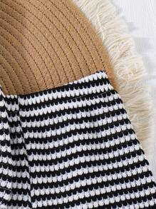 SHEIN Genkimix Kids 两件套女童黑白提花针织无袖荷叶边上衣和短裤，适合夏季日常休闲穿着。