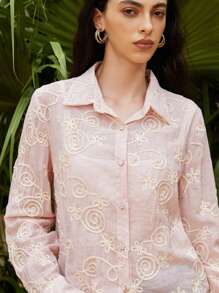 SHEIN Unity Camisa de manga larga de dama, nueva para verano, con cierre de botones delanteros, diseño holgado y estilizador, bordado 3D floral, cinta de gran resistencia, fresca y versátil - Rosa Pálido - Ver 3