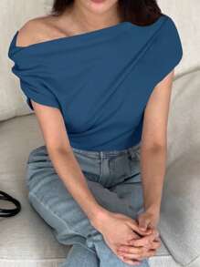 DAZY Camiseta de mujer con hombros plisados de unicolor, de moda para el verano, top con hombros asimétricos - Azul - Ver 4