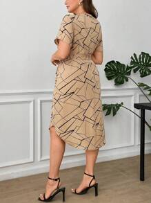 SHEIN Clasi 大码女式夏装，优雅印花短袖连衣裙 女士连衣裙 夏装 优雅连衣裙 女士夏装 女士春季连衣裙 连衣裙 大码女式春装 迷你连衣裙 工作夏装 女士夏季服装 工作夏装