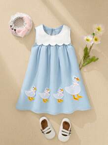 SHEIN Spring/Summer Cute Cartoon Duck Embroidered Hem Sleeveless Round Neck Baby Girl Dress, Adorable Sweet Style - Blue - View 3